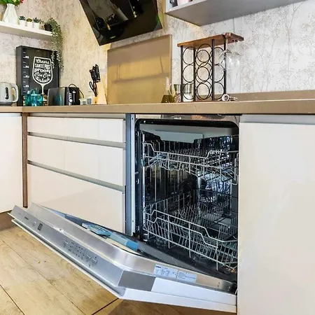 Apartamento A 500m De La Juderia Con Parking *